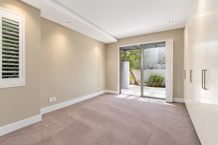 To Let 2 Bedroom Property for Rent in Vredehoek Western Cape